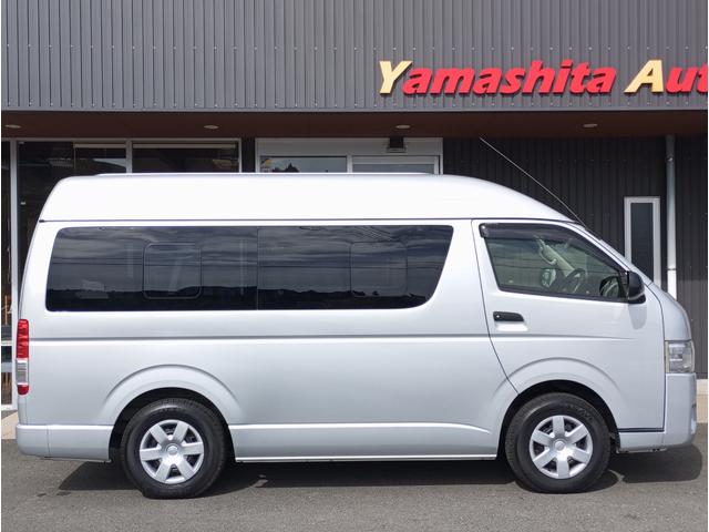 ハイエースバン 車いす仕様車 Bタイプ 車検2年付 ディーゼルターボ車 福祉装置点検済 車いす2名+8名乗車 純正ナビ バックカメラ スライドドア連動ステップ 電動格納ミラー 全国対応1年保証付き 修復歴無し(4枚目)
