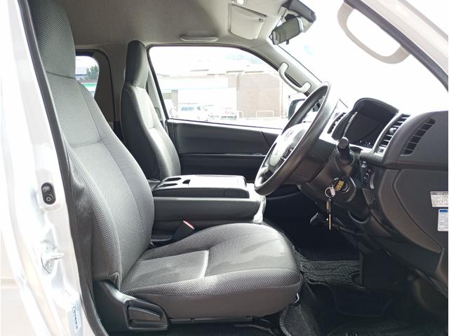 ハイエースバン 車いす仕様車 Bタイプ 車検2年付 ディーゼルターボ車 福祉装置点検済 車いす2名+8名乗車 純正ナビ バックカメラ スライドドア連動ステップ 電動格納ミラー 全国対応1年保証付き 修復歴無し(27枚目)