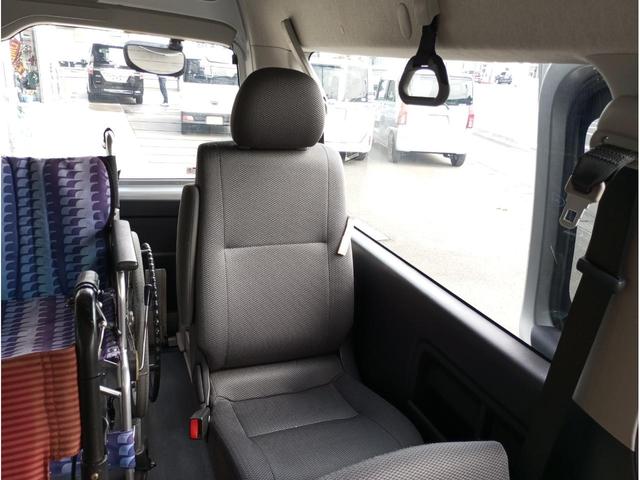 ハイエースバン 車いす仕様車 Bタイプ 車検2年付 ディーゼルターボ車 福祉装置点検済 車いす2名+8名乗車 純正ナビ バックカメラ スライドドア連動ステップ 電動格納ミラー 全国対応1年保証付き 修復歴無し(58枚目)