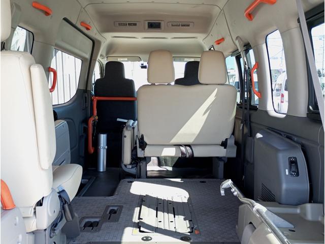 NV350キャラバンバン チェアキャブMタイプ 車検2年付 福祉装置点検済 車いす2名+8名乗車 ストレッチャー固定具 ナビ 全国対応1年保証付き 修復歴無し(13枚目)