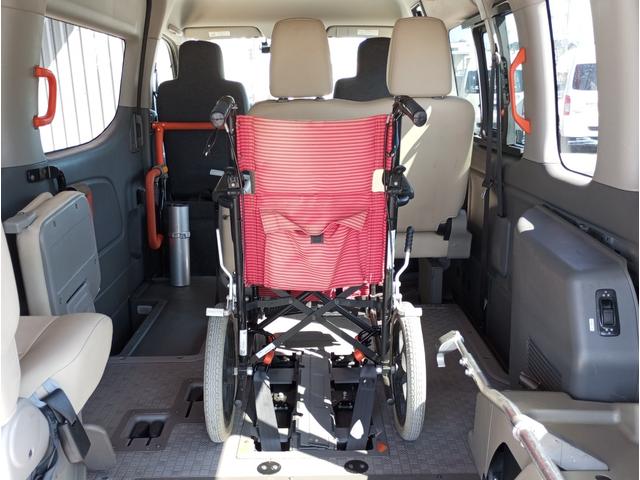 NV350キャラバンバン チェアキャブMタイプ 車検2年付 福祉装置点検済 車いす2名+8名乗車 ストレッチャー固定具 ナビ 全国対応1年保証付き 修復歴無し(16枚目)