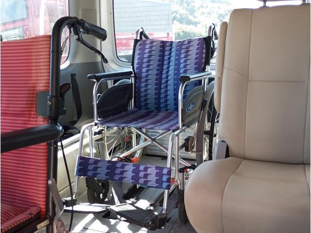 NV350キャラバンバン チェアキャブMタイプ 車検2年付 福祉装置点検済 車いす2名+8名乗車 ストレッチャー固定具 ナビ 全国対応1年保証付き 修復歴無し(48枚目)
