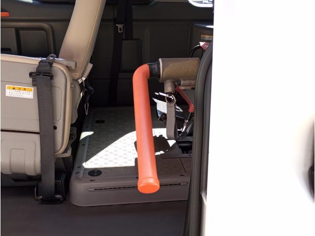 NV350キャラバンバン チェアキャブMタイプ 車検2年付 福祉装置点検済 車いす2名+8名乗車 ストレッチャー固定具 ナビ 全国対応1年保証付き 修復歴無し(55枚目)