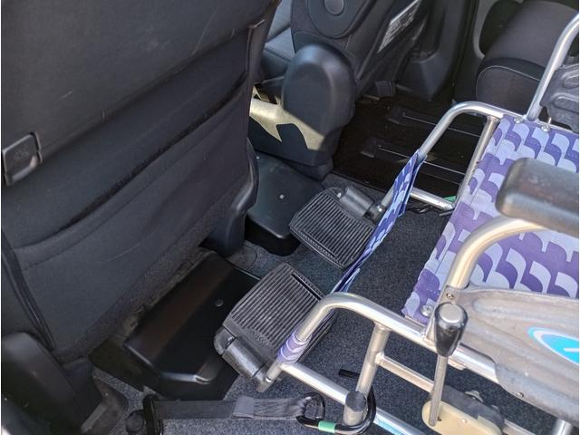 セレナ ハイウェイスター チェアキャブ スロープ 車いす1名セカンド仕様 S-ハイブリッド車 車検2年付 福祉装置点検済 車いす1名+6名乗車 リモコン式電動ウィンチ 両側パワスラ エマージェンシーブレーキ ETC 全国対応1年保証付き 修復歴無し(51枚目)