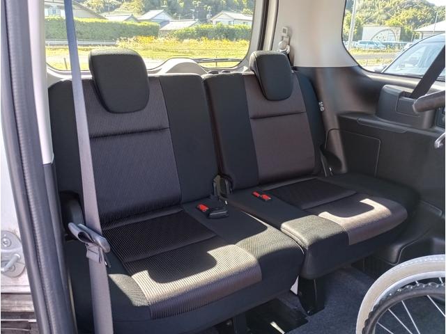 セレナ ハイウェイスター チェアキャブ スロープ 車いす1名セカンド仕様 S-ハイブリッド車 車検2年付 福祉装置点検済 車いす1名+6名乗車 リモコン式電動ウィンチ 両側パワスラ エマージェンシーブレーキ ETC 全国対応1年保証付き 修復歴無し(56枚目)