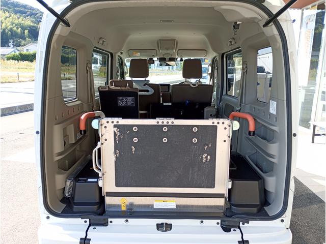 ＮＶ１００クリッパーリオ チェアキャブ　車検２年付　車いすスロープ　福祉装置点検済　車いす１名＋３名乗車　通常４名乗車　リモコン式電動ウィンチ　キーレス　スマートキー　社外ナビ　バックカメラ　　全国対応１年保証付き　修復歴無し（11枚目）