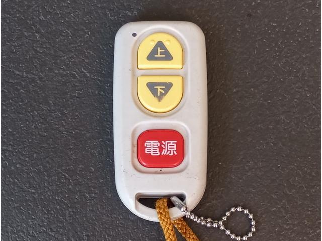 ＮＶ１００クリッパーリオ チェアキャブ　車検２年付　車いすスロープ　福祉装置点検済　車いす１名＋３名乗車　通常４名乗車　リモコン式電動ウィンチ　キーレス　スマートキー　社外ナビ　バックカメラ　　全国対応１年保証付き　修復歴無し（15枚目）