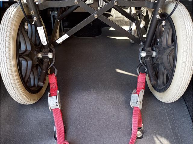 ＮＶ１００クリッパーリオ チェアキャブ　車検２年付　車いすスロープ　福祉装置点検済　車いす１名＋３名乗車　通常４名乗車　リモコン式電動ウィンチ　キーレス　スマートキー　社外ナビ　バックカメラ　　全国対応１年保証付き　修復歴無し（18枚目）