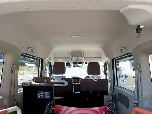 ＮＶ１００クリッパーリオ チェアキャブ　車検２年付　車いすスロープ　福祉装置点検済　車いす１名＋３名乗車　通常４名乗車　リモコン式電動ウィンチ　キーレス　スマートキー　社外ナビ　バックカメラ　　全国対応１年保証付き　修復歴無し（20枚目）