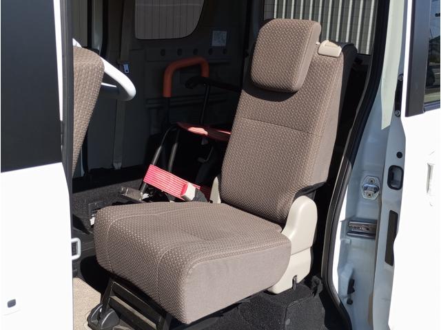 ＮＶ１００クリッパーリオ チェアキャブ　車検２年付　車いすスロープ　福祉装置点検済　車いす１名＋３名乗車　通常４名乗車　リモコン式電動ウィンチ　キーレス　スマートキー　社外ナビ　バックカメラ　　全国対応１年保証付き　修復歴無し（25枚目）