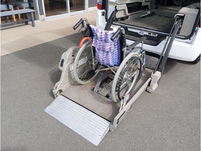 ＮＶ３５０キャラバンバン チェアキャブＭタイプ　車検２年付　福祉装置点検済　車いす２名＋８名乗車　スライドドア連動ステップ　バックカメラ　キーレス　全国対応１年保証付き（12枚目）