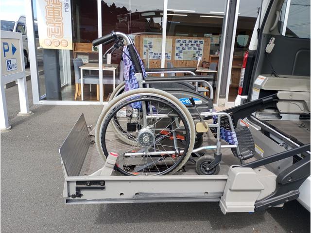 ＮＶ３５０キャラバンバン チェアキャブＭタイプ　車検２年付　福祉装置点検済　車いす２名＋８名乗車　スライドドア連動ステップ　バックカメラ　キーレス　全国対応１年保証付き（13枚目）
