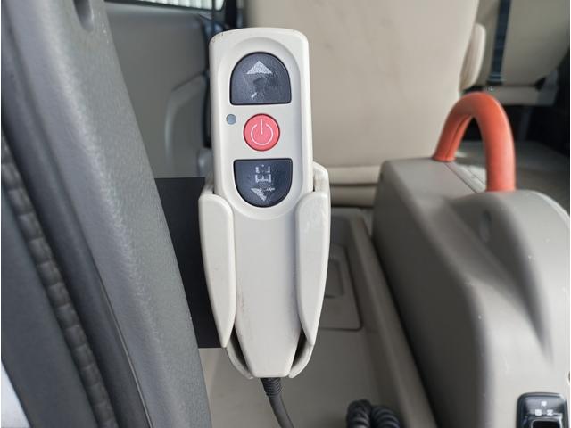 ＮＶ３５０キャラバンバン チェアキャブＭタイプ　車検２年付　福祉装置点検済　車いす２名＋８名乗車　スライドドア連動ステップ　バックカメラ　キーレス　全国対応１年保証付き（18枚目）