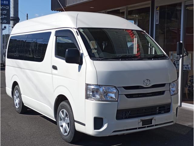 ハイエースバン ウェルキャブ　車いす仕様車　Ｆタイプ　車検２年付　ディーゼル　４ＷＤ　車いすリフト　福祉装置点検済　車いす２名＋８名乗車　スライドドア連動ステップ　キーレス　純正オーディオ　全国対応１年保証付き　修復歴無し（3枚目）
