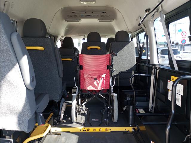 ハイエースバン ウェルキャブ　車いす仕様車　Ｆタイプ　車検２年付　ディーゼル　４ＷＤ　車いすリフト　福祉装置点検済　車いす２名＋８名乗車　スライドドア連動ステップ　キーレス　純正オーディオ　全国対応１年保証付き　修復歴無し（14枚目）