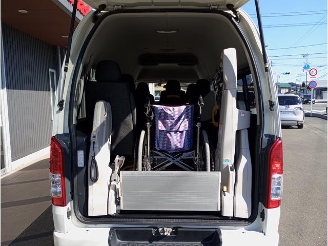 ハイエースバン ウェルキャブ　車いす仕様車　Ｆタイプ　車検２年付　ディーゼル　４ＷＤ　車いすリフト　福祉装置点検済　車いす２名＋８名乗車　スライドドア連動ステップ　キーレス　純正オーディオ　全国対応１年保証付き　修復歴無し（21枚目）