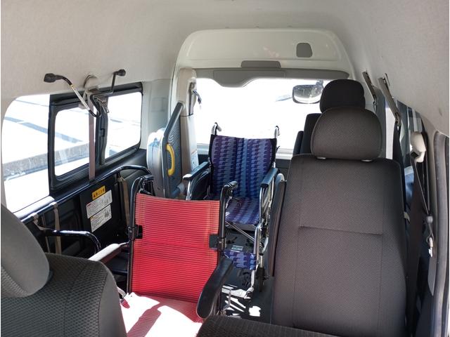 ハイエースバン ウェルキャブ　車いす仕様車　Ｆタイプ　車検２年付　ディーゼル　４ＷＤ　車いすリフト　福祉装置点検済　車いす２名＋８名乗車　スライドドア連動ステップ　キーレス　純正オーディオ　全国対応１年保証付き　修復歴無し（22枚目）
