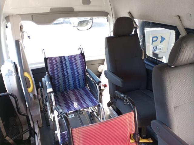ハイエースバン ウェルキャブ　車いす仕様車　Ｆタイプ　車検２年付　ディーゼル　４ＷＤ　車いすリフト　福祉装置点検済　車いす２名＋８名乗車　スライドドア連動ステップ　キーレス　純正オーディオ　全国対応１年保証付き　修復歴無し（24枚目）