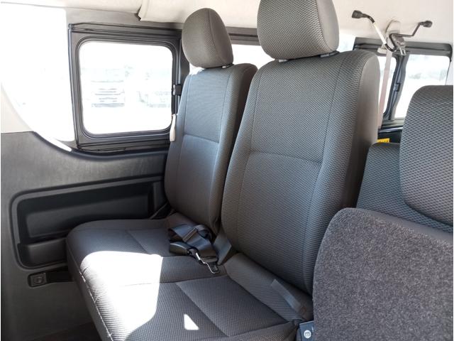 ハイエースバン ウェルキャブ　車いす仕様車　Ｆタイプ　車検２年付　ディーゼル　４ＷＤ　車いすリフト　福祉装置点検済　車いす２名＋８名乗車　スライドドア連動ステップ　キーレス　純正オーディオ　全国対応１年保証付き　修復歴無し（28枚目）