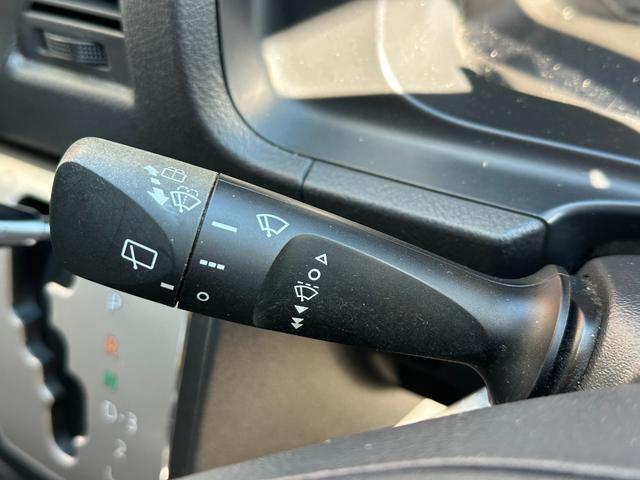 ハイエースバン ウェルキャブ　車いす仕様車　Ｆタイプ　車検２年付　ディーゼル　４ＷＤ　車いすリフト　福祉装置点検済　車いす２名＋８名乗車　スライドドア連動ステップ　キーレス　純正オーディオ　全国対応１年保証付き　修復歴無し（34枚目）