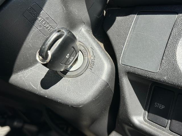 ハイエースバン ウェルキャブ　車いす仕様車　Ｆタイプ　車検２年付　ディーゼル　４ＷＤ　車いすリフト　福祉装置点検済　車いす２名＋８名乗車　スライドドア連動ステップ　キーレス　純正オーディオ　全国対応１年保証付き　修復歴無し（36枚目）