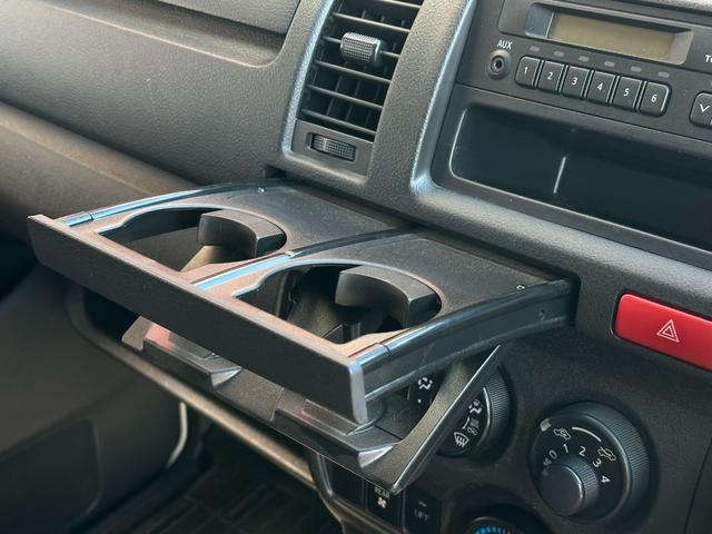 ハイエースバン ウェルキャブ　車いす仕様車　Ｆタイプ　車検２年付　ディーゼル　４ＷＤ　車いすリフト　福祉装置点検済　車いす２名＋８名乗車　スライドドア連動ステップ　キーレス　純正オーディオ　全国対応１年保証付き　修復歴無し（42枚目）