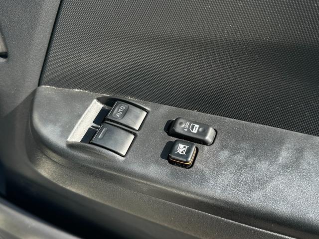 ハイエースバン ウェルキャブ　車いす仕様車　Ｆタイプ　車検２年付　ディーゼル　４ＷＤ　車いすリフト　福祉装置点検済　車いす２名＋８名乗車　スライドドア連動ステップ　キーレス　純正オーディオ　全国対応１年保証付き　修復歴無し（46枚目）