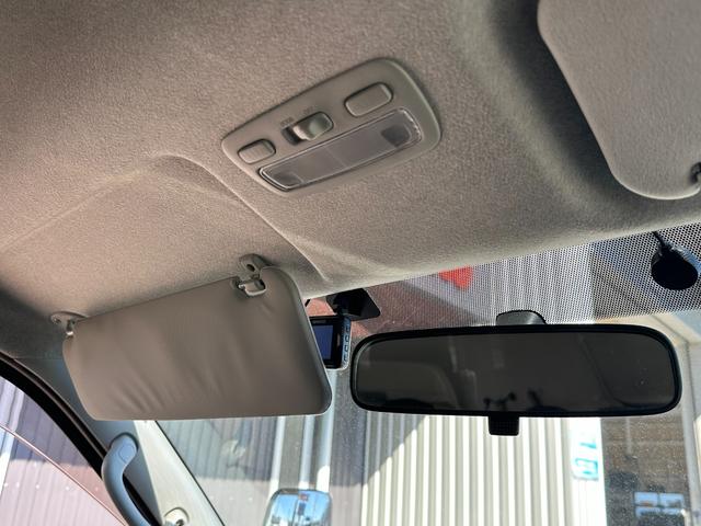 ハイエースバン ウェルキャブ　車いす仕様車　Ｆタイプ　車検２年付　ディーゼル　４ＷＤ　車いすリフト　福祉装置点検済　車いす２名＋８名乗車　スライドドア連動ステップ　キーレス　純正オーディオ　全国対応１年保証付き　修復歴無し（47枚目）