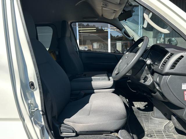 ハイエースバン ウェルキャブ　車いす仕様車　Ｆタイプ　車検２年付　ディーゼル　４ＷＤ　車いすリフト　福祉装置点検済　車いす２名＋８名乗車　スライドドア連動ステップ　キーレス　純正オーディオ　全国対応１年保証付き　修復歴無し（48枚目）
