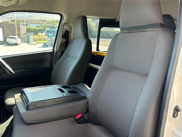 ハイエースバン ウェルキャブ　車いす仕様車　Ｆタイプ　車検２年付　ディーゼル　４ＷＤ　車いすリフト　福祉装置点検済　車いす２名＋８名乗車　スライドドア連動ステップ　キーレス　純正オーディオ　全国対応１年保証付き　修復歴無し（53枚目）