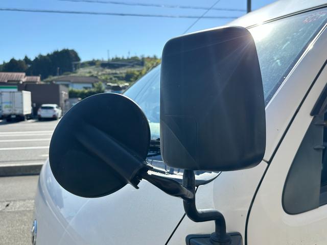 ハイエースバン ウェルキャブ　車いす仕様車　Ｆタイプ　車検２年付　ディーゼル　４ＷＤ　車いすリフト　福祉装置点検済　車いす２名＋８名乗車　スライドドア連動ステップ　キーレス　純正オーディオ　全国対応１年保証付き　修復歴無し（59枚目）