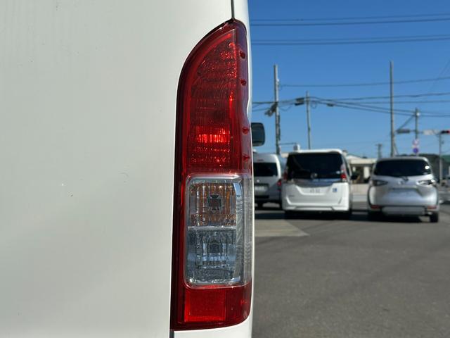 ハイエースバン ウェルキャブ　車いす仕様車　Ｆタイプ　車検２年付　ディーゼル　４ＷＤ　車いすリフト　福祉装置点検済　車いす２名＋８名乗車　スライドドア連動ステップ　キーレス　純正オーディオ　全国対応１年保証付き　修復歴無し（60枚目）