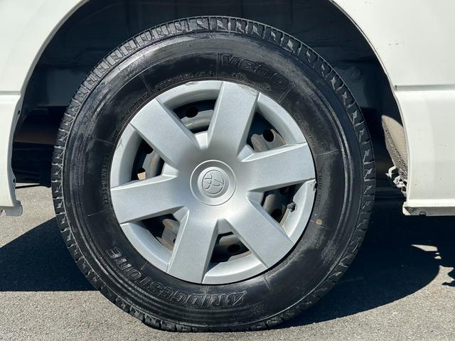 ハイエースバン ウェルキャブ　車いす仕様車　Ｆタイプ　車検２年付　ディーゼル　４ＷＤ　車いすリフト　福祉装置点検済　車いす２名＋８名乗車　スライドドア連動ステップ　キーレス　純正オーディオ　全国対応１年保証付き　修復歴無し（64枚目）