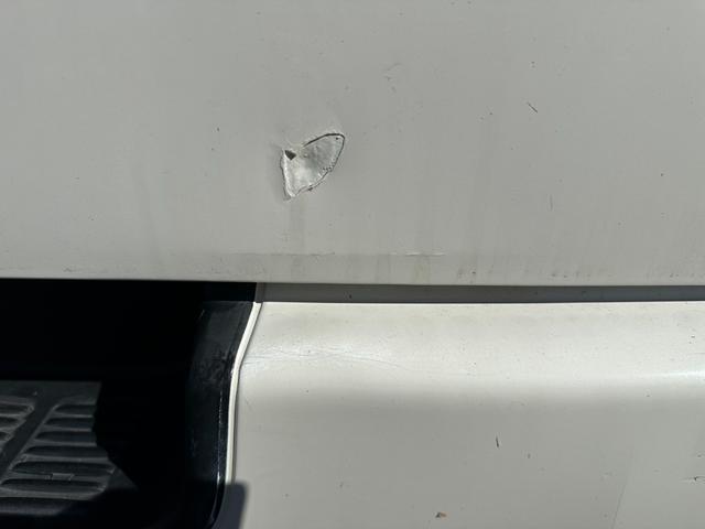 ハイエースバン ウェルキャブ　車いす仕様車　Ｆタイプ　車検２年付　ディーゼル　４ＷＤ　車いすリフト　福祉装置点検済　車いす２名＋８名乗車　スライドドア連動ステップ　キーレス　純正オーディオ　全国対応１年保証付き　修復歴無し（68枚目）