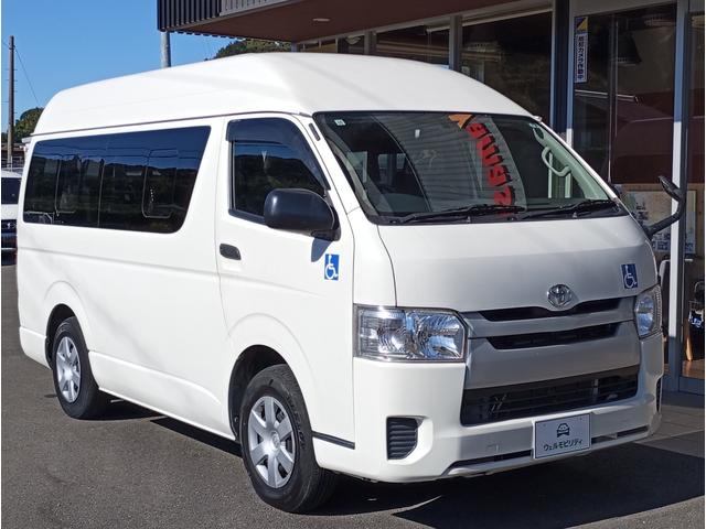 ハイエースバン 車いす仕様車　Ｂタイプ　車検２年付　車いすリフト　福祉装置点検済　ディーゼル車　車いす２名と８名乗車　福祉車両リフト　キーレス　電動格納ミラー　スライドドア連動ステップ　全国対応１年保証付き　修復歴無し（3枚目）
