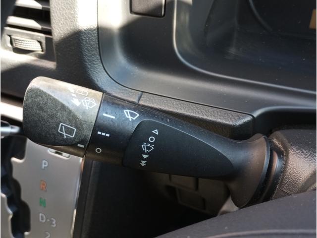 ハイエースバン 車いす仕様車　Ｂタイプ　車検２年付　車いすリフト　福祉装置点検済　ディーゼル車　車いす２名と８名乗車　福祉車両リフト　キーレス　電動格納ミラー　スライドドア連動ステップ　全国対応１年保証付き　修復歴無し（24枚目）