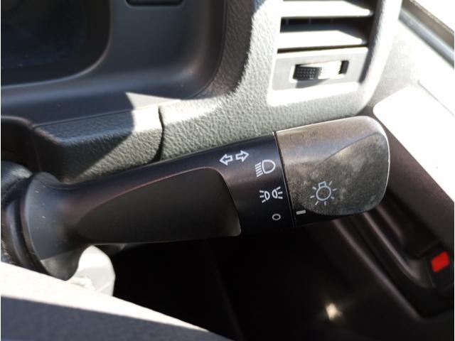 ハイエースバン 車いす仕様車　Ｂタイプ　車検２年付　車いすリフト　福祉装置点検済　ディーゼル車　車いす２名と８名乗車　福祉車両リフト　キーレス　電動格納ミラー　スライドドア連動ステップ　全国対応１年保証付き　修復歴無し（25枚目）