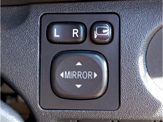 ハイエースバン 車いす仕様車　Ｂタイプ　車検２年付　車いすリフト　福祉装置点検済　ディーゼル車　車いす２名と８名乗車　福祉車両リフト　キーレス　電動格納ミラー　スライドドア連動ステップ　全国対応１年保証付き　修復歴無し（26枚目）