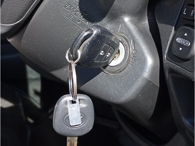 ハイエースバン 車いす仕様車　Ｂタイプ　車検２年付　車いすリフト　福祉装置点検済　ディーゼル車　車いす２名と８名乗車　福祉車両リフト　キーレス　電動格納ミラー　スライドドア連動ステップ　全国対応１年保証付き　修復歴無し（31枚目）