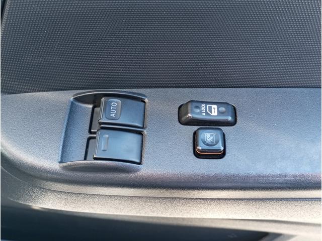 ハイエースバン 車いす仕様車　Ｂタイプ　車検２年付　車いすリフト　福祉装置点検済　ディーゼル車　車いす２名と８名乗車　福祉車両リフト　キーレス　電動格納ミラー　スライドドア連動ステップ　全国対応１年保証付き　修復歴無し（34枚目）