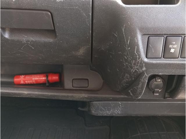 ハイエースバン 車いす仕様車　Ｂタイプ　車検２年付　車いすリフト　福祉装置点検済　ディーゼル車　車いす２名と８名乗車　福祉車両リフト　キーレス　電動格納ミラー　スライドドア連動ステップ　全国対応１年保証付き　修復歴無し（35枚目）