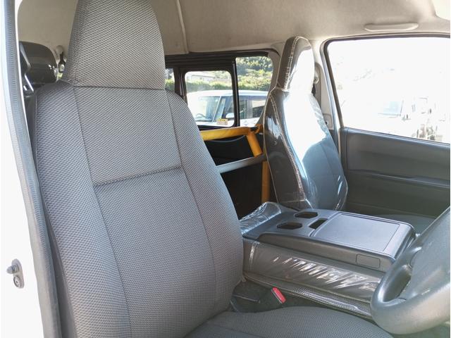 ハイエースバン 車いす仕様車　Ｂタイプ　車検２年付　車いすリフト　福祉装置点検済　ディーゼル車　車いす２名と８名乗車　福祉車両リフト　キーレス　電動格納ミラー　スライドドア連動ステップ　全国対応１年保証付き　修復歴無し（36枚目）