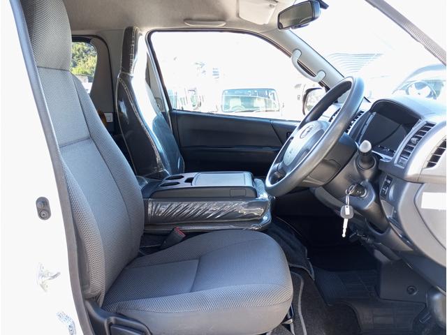 ハイエースバン 車いす仕様車　Ｂタイプ　車検２年付　車いすリフト　福祉装置点検済　ディーゼル車　車いす２名と８名乗車　福祉車両リフト　キーレス　電動格納ミラー　スライドドア連動ステップ　全国対応１年保証付き　修復歴無し（37枚目）