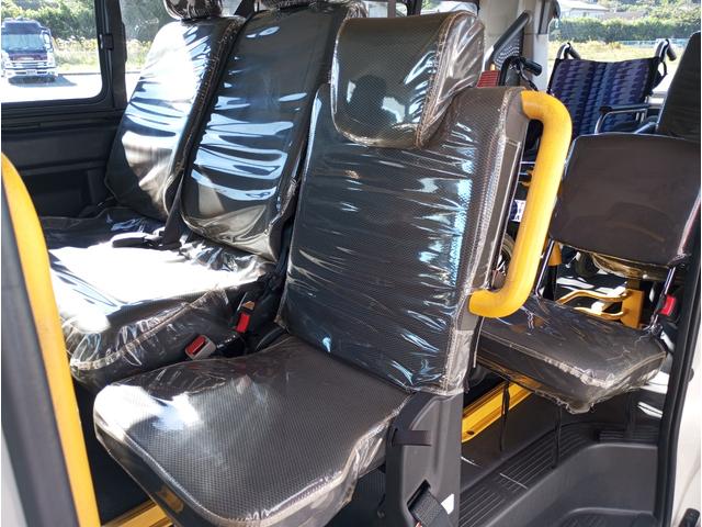 ハイエースバン 車いす仕様車　Ｂタイプ　車検２年付　車いすリフト　福祉装置点検済　ディーゼル車　車いす２名と８名乗車　福祉車両リフト　キーレス　電動格納ミラー　スライドドア連動ステップ　全国対応１年保証付き　修復歴無し（43枚目）