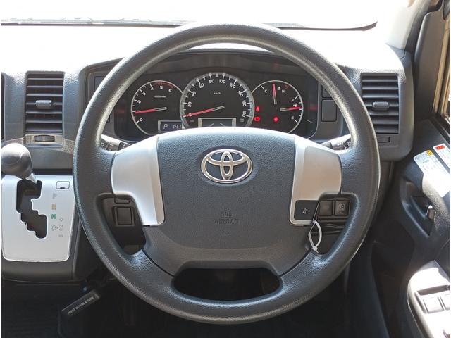 レジアスエースバン 車いす仕様車　ウェルキャブＢタイプ　車検２年付　福祉装置点検済　車いす２名＋８名乗車　純正ナビ　バックカメラ　トヨタセーフティセンス　パワースライドドア　スライドドア連動ステップ　可倒式手すり　全国対応１年保証付き　修復歴無し（16枚目）