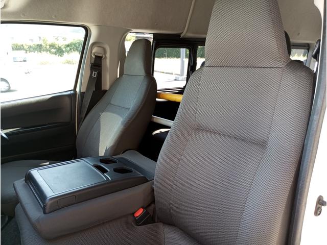 レジアスエースバン 車いす仕様車　ウェルキャブＢタイプ　車検２年付　福祉装置点検済　車いす２名＋８名乗車　純正ナビ　バックカメラ　トヨタセーフティセンス　パワースライドドア　スライドドア連動ステップ　可倒式手すり　全国対応１年保証付き　修復歴無し（35枚目）