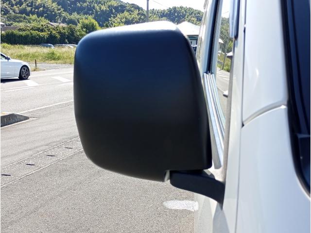 レジアスエースバン 車いす仕様車　ウェルキャブＢタイプ　車検２年付　福祉装置点検済　車いす２名＋８名乗車　純正ナビ　バックカメラ　トヨタセーフティセンス　パワースライドドア　スライドドア連動ステップ　可倒式手すり　全国対応１年保証付き　修復歴無し（58枚目）