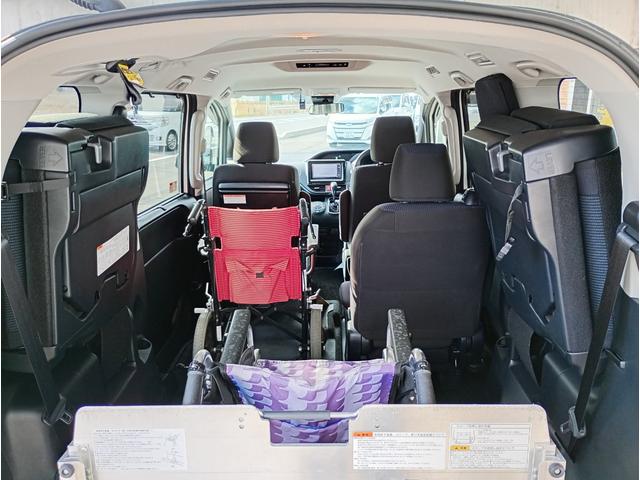 ノア Ｘ　車いす仕様車　スロープタイプ　タイプ１　車いす２脚仕様　車検２年付　福祉装置点検済　後退防止装置　車いす２名＋３名乗車　車いす１名＋６　純正ナビ　バックカメラ　左側パワースライドドア　ＥＴＣ　トヨタセーフティセンス　全国対応１年保証付　修復歴無し　福祉車両（12枚目）