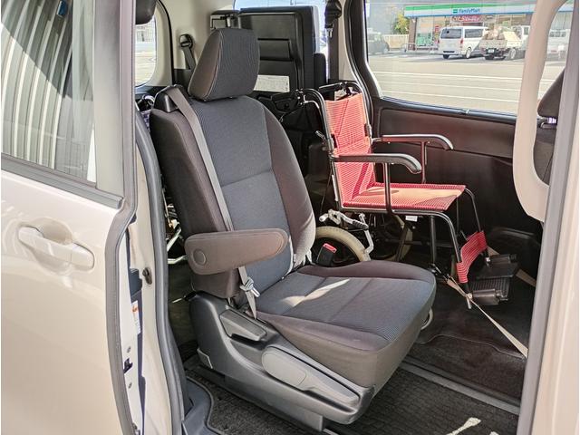 ノア Ｘ　車いす仕様車　スロープタイプ　タイプ１　車いす２脚仕様　車検２年付　福祉装置点検済　後退防止装置　車いす２名＋３名乗車　車いす１名＋６　純正ナビ　バックカメラ　左側パワースライドドア　ＥＴＣ　トヨタセーフティセンス　全国対応１年保証付　修復歴無し　福祉車両（45枚目）