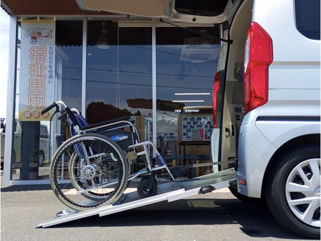 Ｎ－ＢＯＸ Ｇ・スロープＬターボホンダセンシング　車検令和９年１０月　車いすスロープ　福祉装置点検済　車いす１名＋２名乗車　通常４名乗車　リモコン式電動ウィンチ　純正ナビ　バックカメラ　ＥＴＣ　電動ステップ　全国対応１年保証付き　修復歴無し　福祉車両（5枚目）